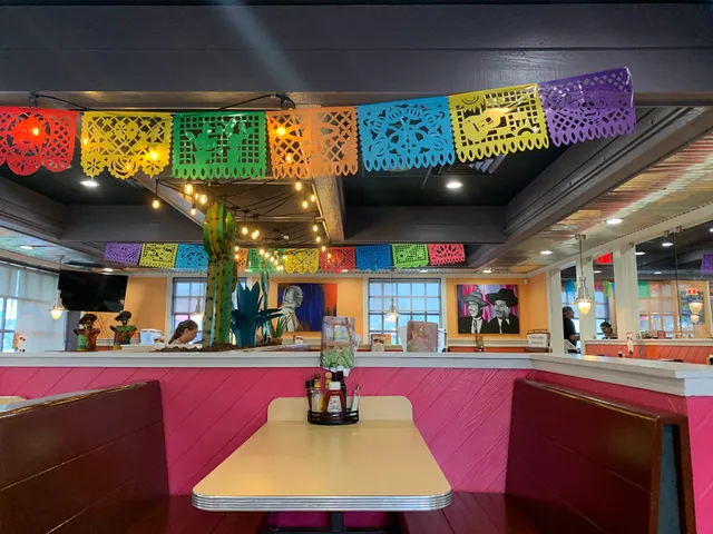 Los Chiles Mexican Bar & Grill