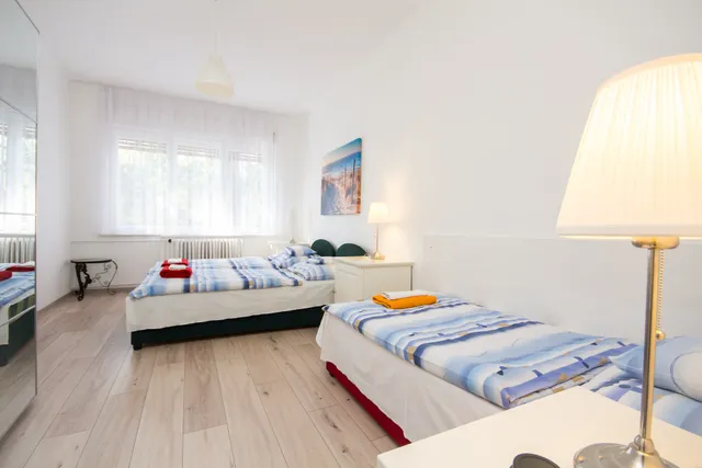 Andrássy Apartment With Free Parking (Private Accommodation: EG19014772)