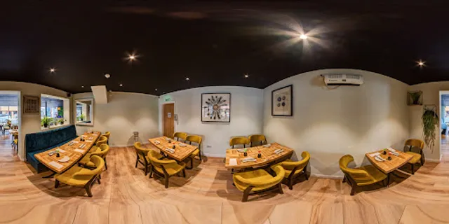 Kosumosu Sushi & Bar