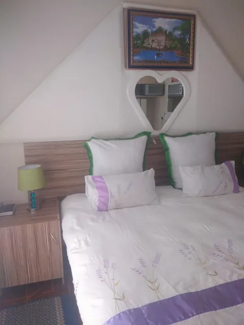 Ed-Laurdon Guest House