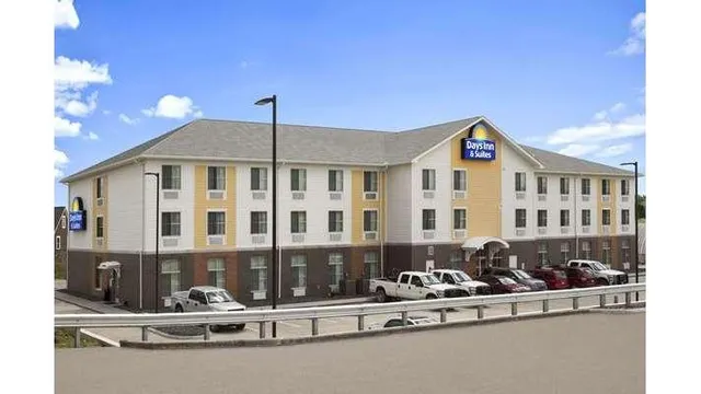 Days Inn & Suites by Wyndham Belmont