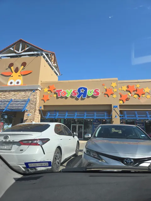 Toys"R"Us at San Marcos Tanger