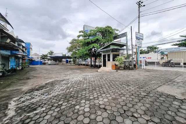 RedDoorz @ Grand Mirza Near Pasar Grosir Batik Setono Pekalongan