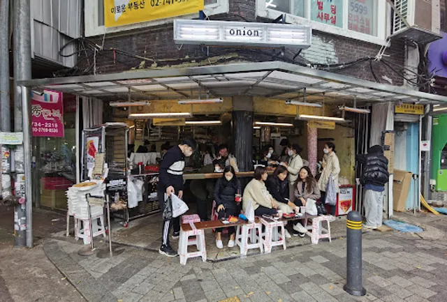 Onion Cafe Gwangjang Market Branch