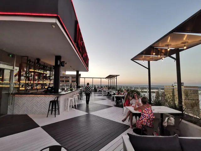 Negroni Downtown Skybar