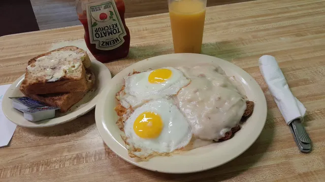 Sisters Mainstreet Cafe