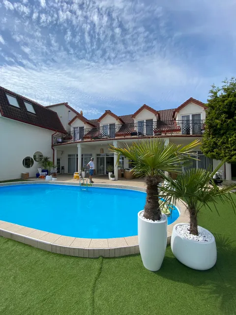 Seaside Pension Faltom