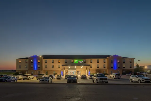 Holiday Inn Express & Suites N Waco Area - West by IHG