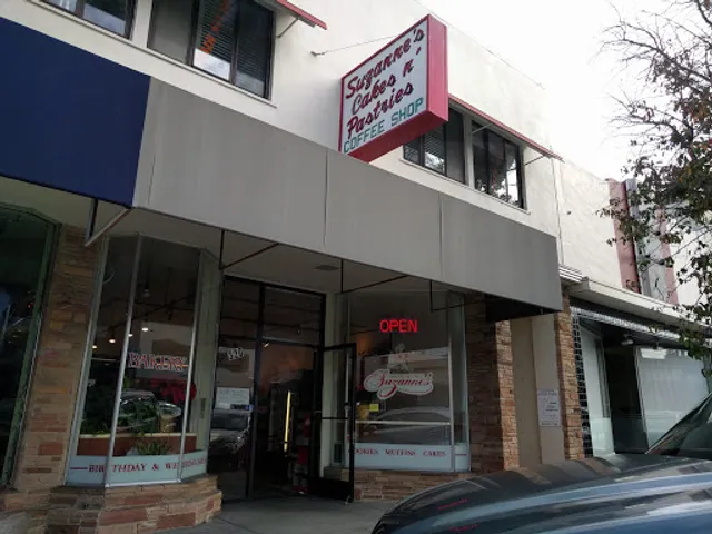 Suzanne's Cake & Pastry