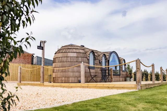 Rock & Castle Escapes ( sea views )