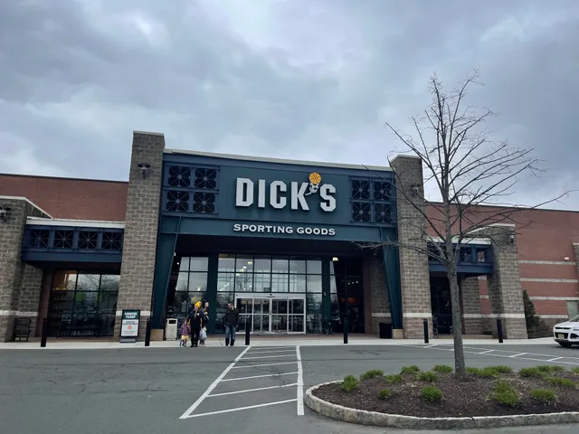 DICK'S Sporting Goods