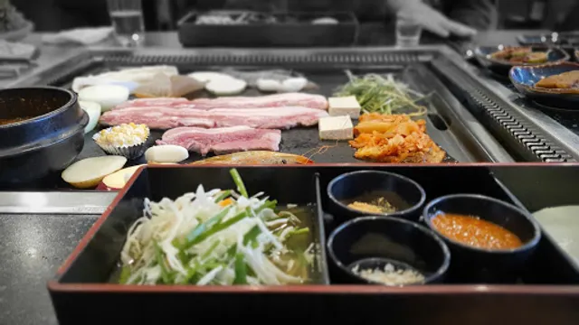 뽀빠이돌판삼겹살