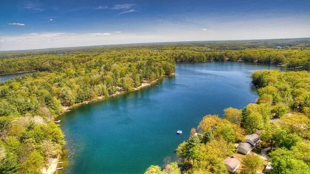 Brookside Cottages & Resort