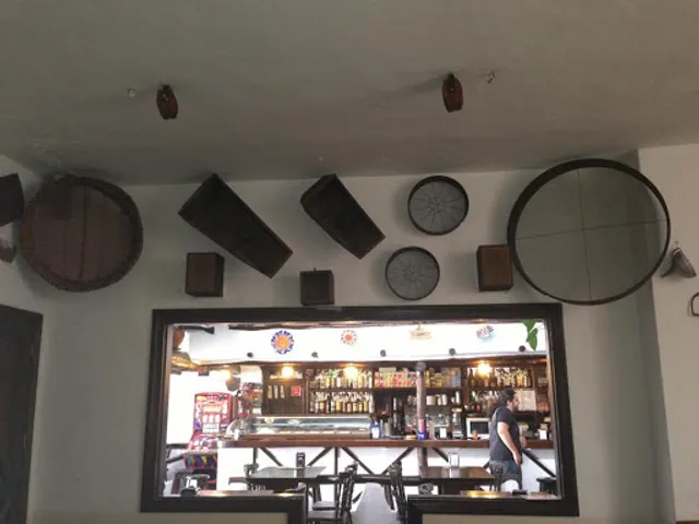 Bar Cafetería La Tahona