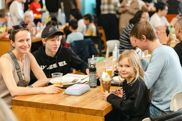 Yaki Ya! Bang Bang, Colindale