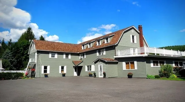 Moore's Motel & Resort