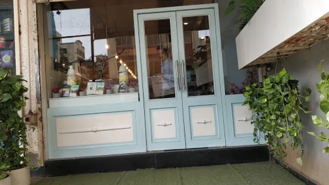 Poetry by Love and Cheesecake, Bandra W