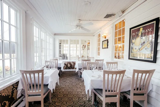 Washington Inn & Wine Bar