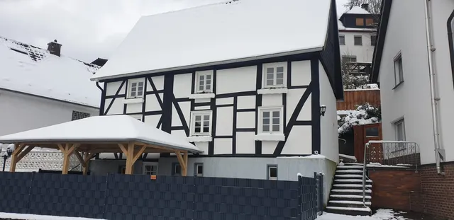 FERIENHAUS Altes Zollhaus der Burg Hachen