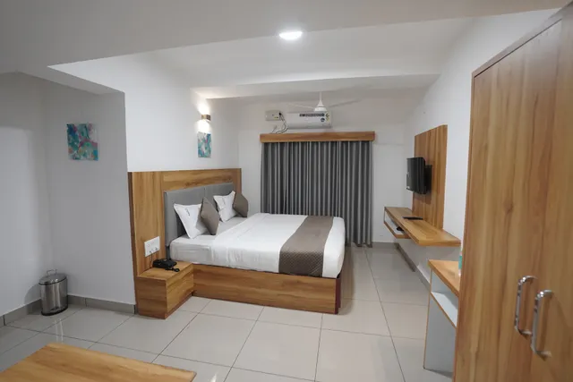 Hotel Luciya International Near Prabha Theatre