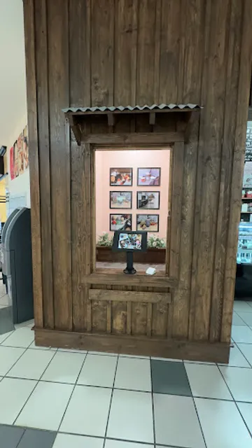 Ellagista's Macarons and Boba