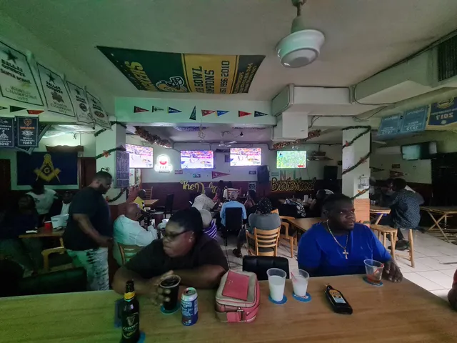 Knowles Holiday (Grove) Bar & Restaurant