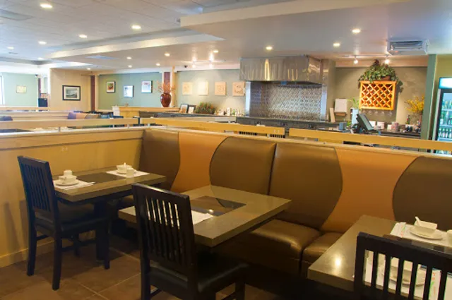 Mongolian Hot Pot - 涮涮羊 - 蒙式火锅店