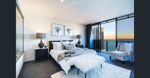 PeepSleep & Cavill Avenue Luxury Private Apartments