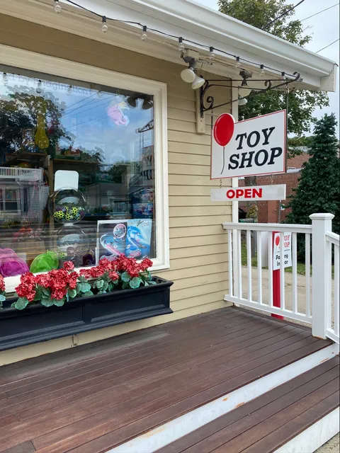 Red Balloon Toy Shop