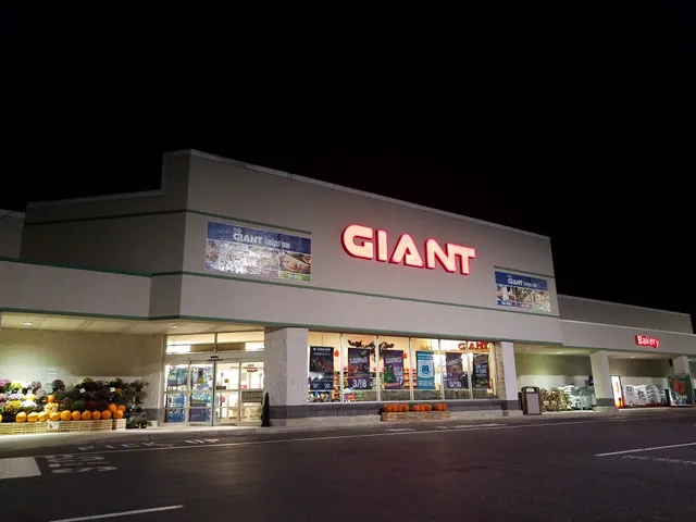 GIANT
