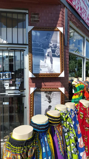 Broadway Fashion & Decor