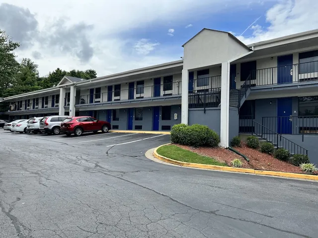 Days Inn by Wyndham College Park Airport Best Road