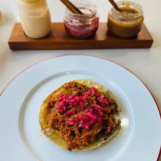 Xni-pec cochinita pibil