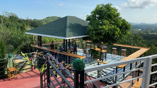 Happy Mountain Airport Resort