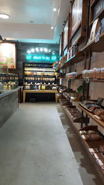 Kreation Juicery & Avoholic Bar - Franklin Ave