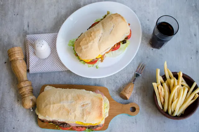 Strega O'Higgins (Bº Jardín)