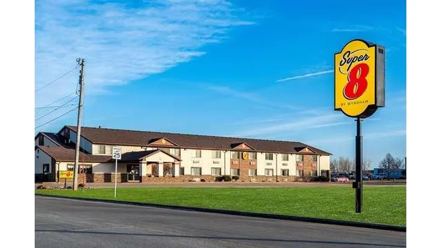 Super 8 by Wyndham Oelwein