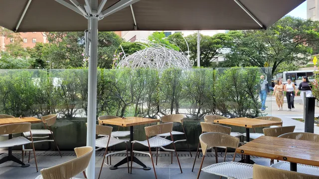 Crepes & Waffles One Plaza