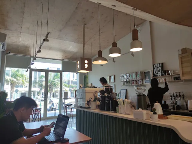 Titik Koma Northwest