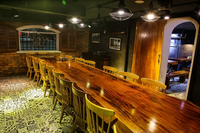 Lake View Side Restaurant