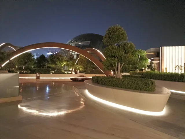 NAKHEEL MALL LOADING BAY WEST