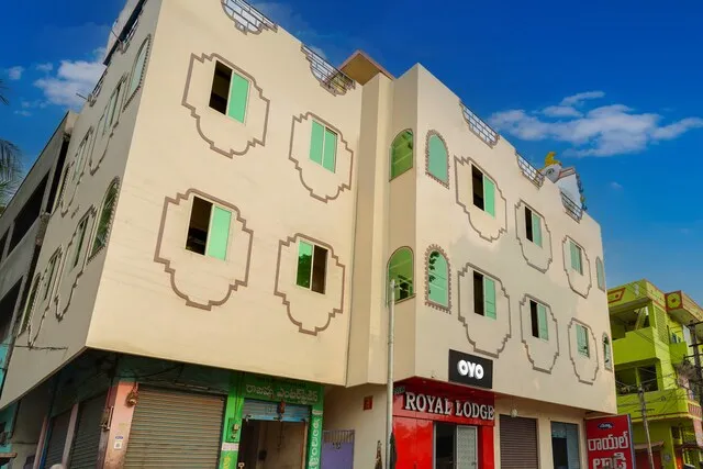 SPOT ON New ROYAL LODGE