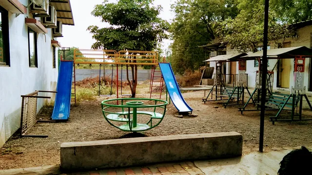 Hotel Neelkanth Purohit Restaurant