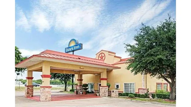 Days Inn by Wyndham Dallas South