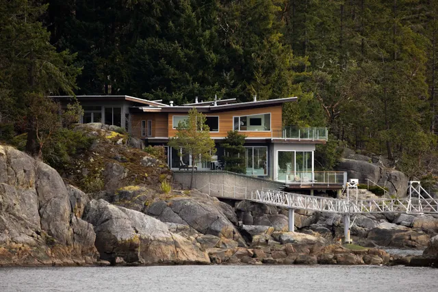 Pointhouse Suites on Sargeant Bay