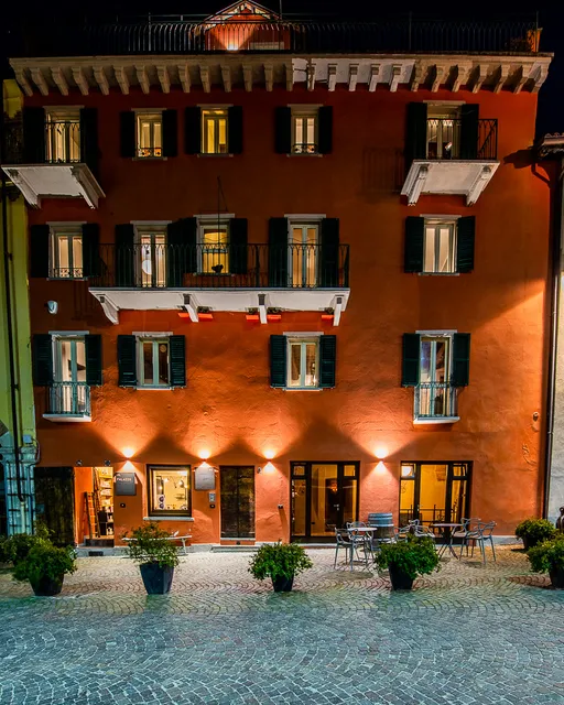 Al Palazzo Rosso Boutique Hotel Neive - with Enoteca and Winebar