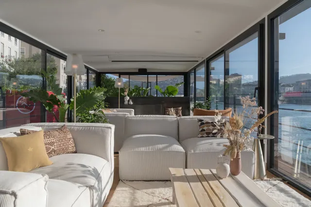 LA PÉNICHE "Bed And Bicycle" - Vienne