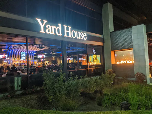 Yard House