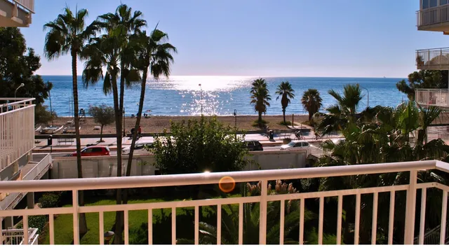 Apartamento oferta Benicasim. Alojamiento turístico 1ª Línea de playa HELIÓPOLIS