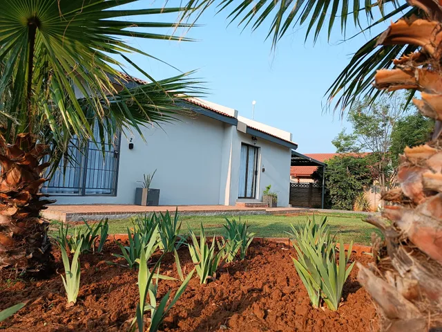 Nini's Self Catering Guest Rooms